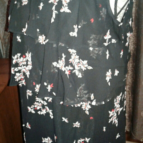 Sleeveless dress - Picture 3 of 6